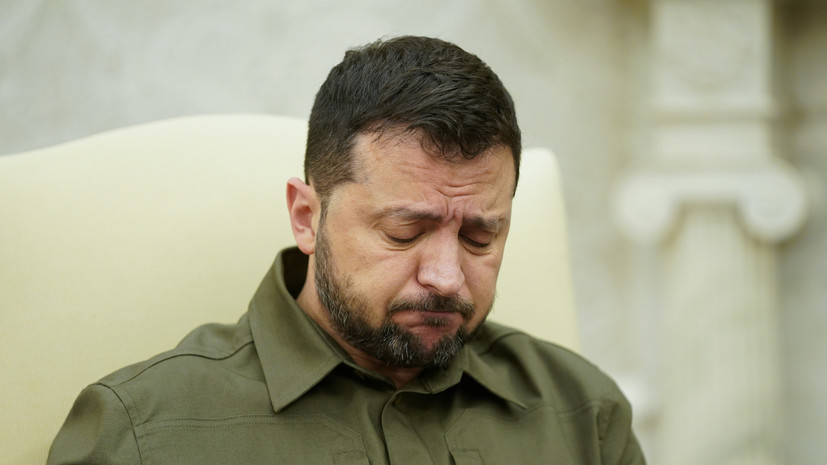 Экс-разведчик Риттер посоветовал Зеленскому уйти в отставку и бежать с Украины