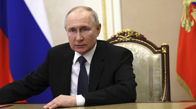 Путин: российский ТЭК чувствует себя уверенно, несмотря на санкции