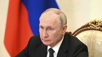 Путин поручил до 2030 года расселить аварийное жильё в Магадане и Якутске