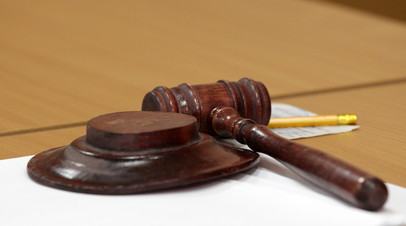 На Урале суд продлил арест двоим напавшим на девушку из-за синих волос