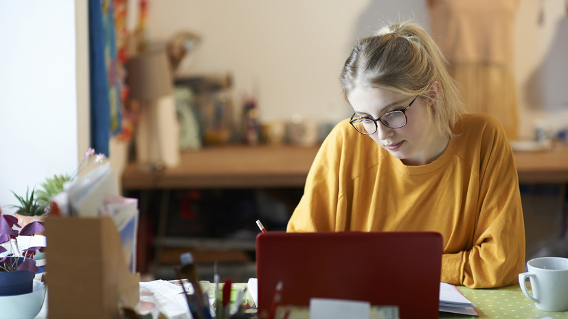 Российские семьи назвали плюсы и минусы обучения детей на дому