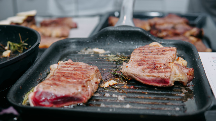 Кардиолог Хорошев посоветовал гипертоникам ограничить потребление красного мяса