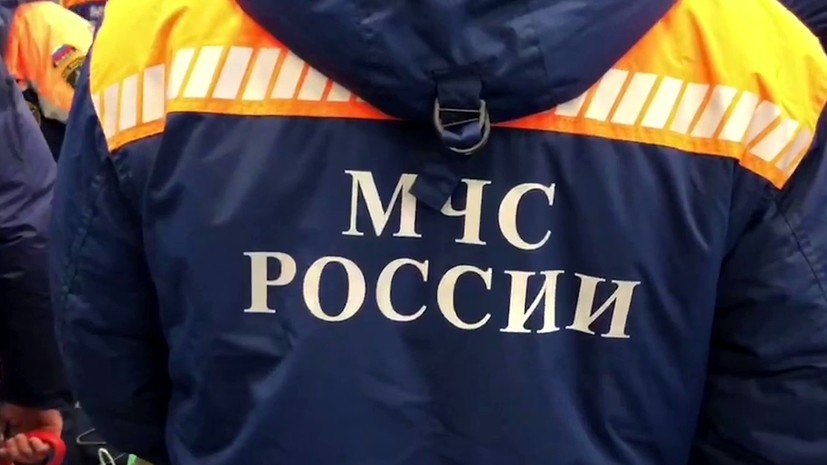 Сотрудники МЧС ищут пропавших во время форсирования реки на Камчатке