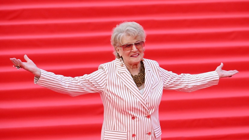 Режиссёр «Гардемаринов» рассказала, почему оттолкнула актрису Макееву на премьере