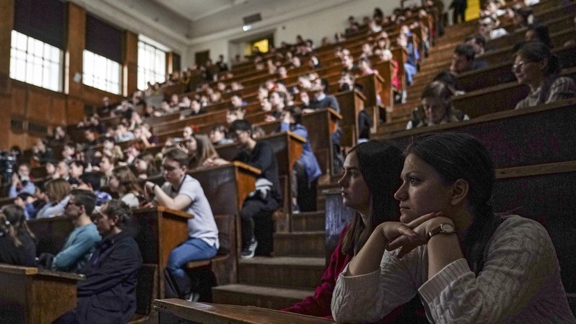 В России призвали ввести единую систему скидок для успешных студентов-платников