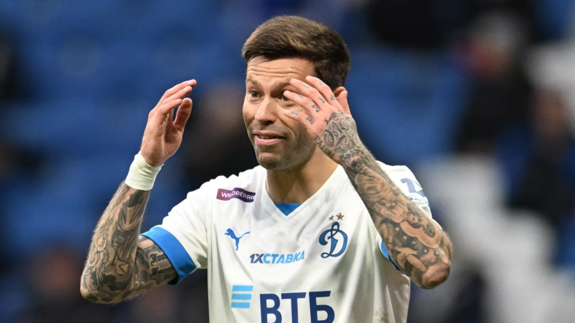 «Динамо» обыгрывает «Спартак» после первого тайма благодаря голам Смолова и Фомина