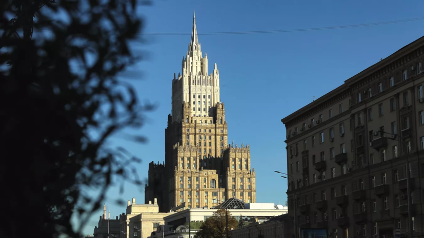 МИД: двум членам делегации России не дали визы для участия в консультациях в ООН