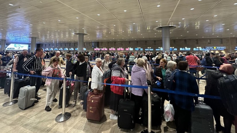 В сети появились фото с похожим на Чубайса мужчиной в аэропорту Тель-Авива