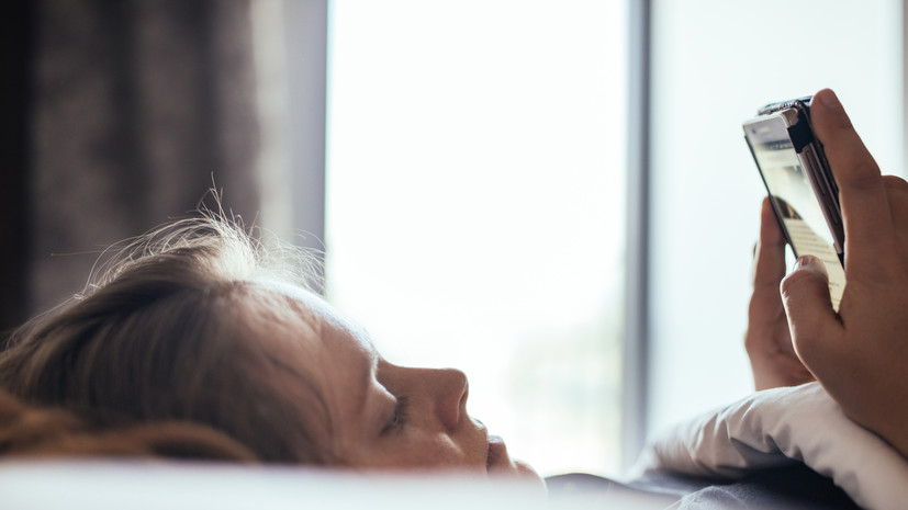 Сомнолог Царёва: мобильный телефон может быть полезен при утреннем пробуждении