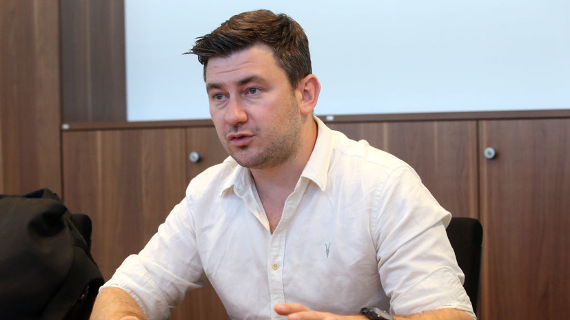 На писателя Глуховского составили протокол за отсутствие плашки иноагента