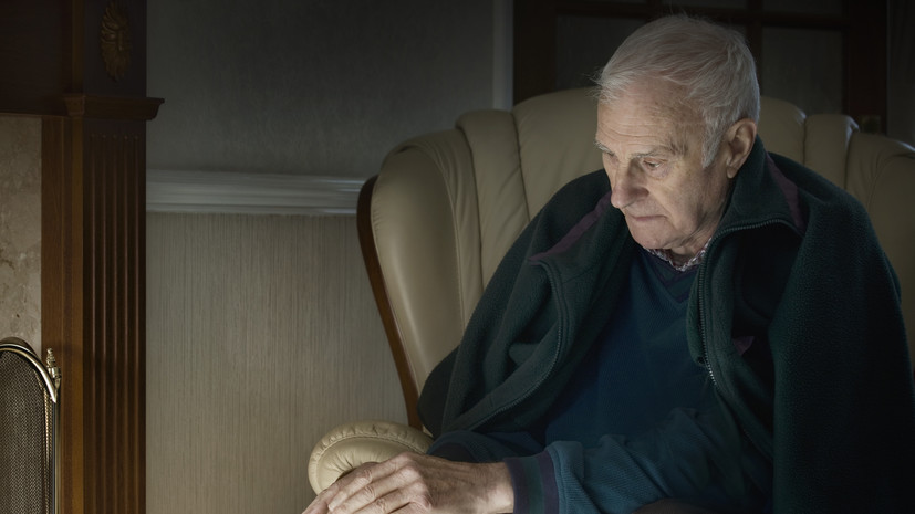 Врач Хухрев: в пожилом возрасте люди могут чаще мёрзнуть из-за старения сосудов