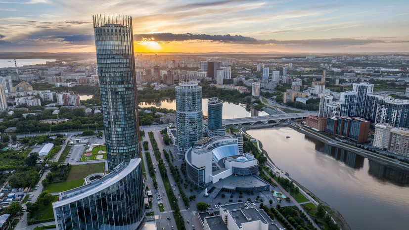 Екатеринбург вошёл в топ-5 городов — лидеров по числу бронирований на осень