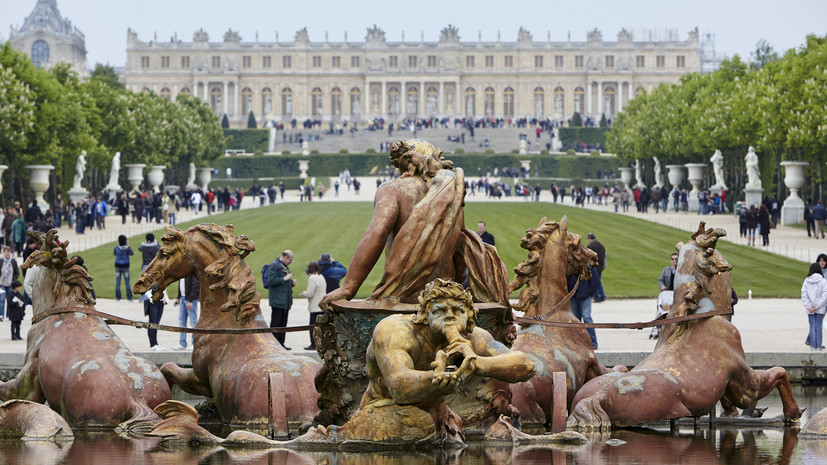 Версальский дворец эвакуировали из-за подозрительного звонка