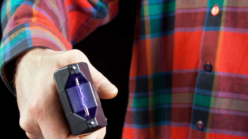 МВД проводит проверку после нанесения подростку ожога электрошокером в Петербурге