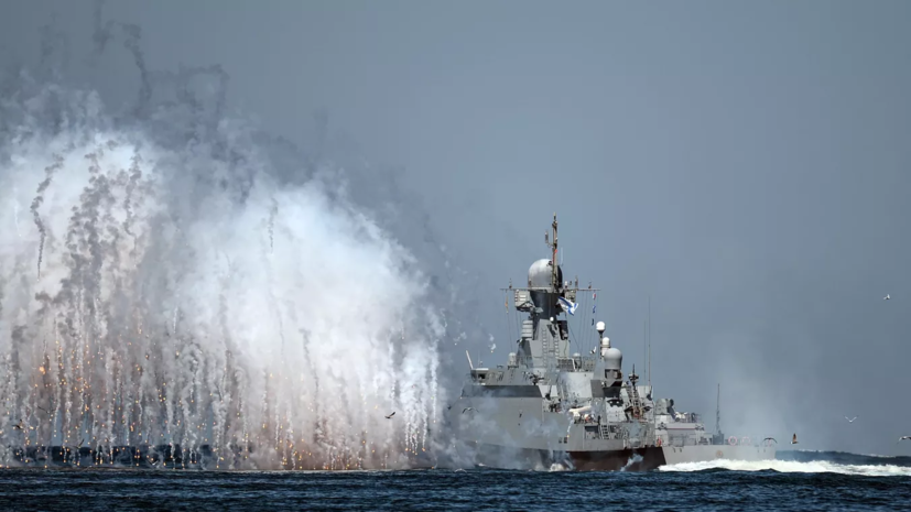 Черноморский флот отражает атаку в районе Сухарной балки в Севастополе