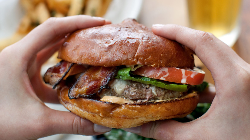 Врач Масленникова: фастфуд и алкоголь негативно влияют на здоровье кишечника