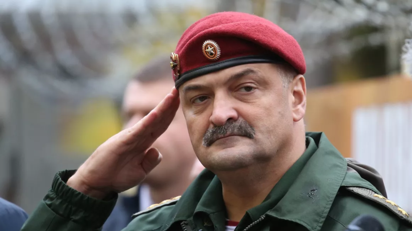 Глава Дагестана Меликов пристыдил чиновников, ездящих «с охраной на «крузаках»