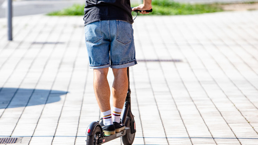 В Ассоциации операторов микромобильности дали совет на случай ДТП с самокатом