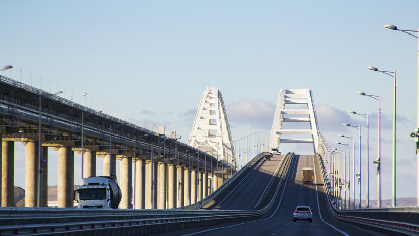 Движение транспорта по Крымскому мосту временно перекрыли