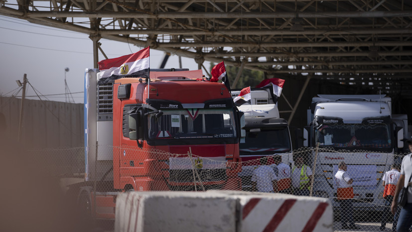В Египте заявили, что 20 грузовиков с гумпомощью въехали на территорию Газы