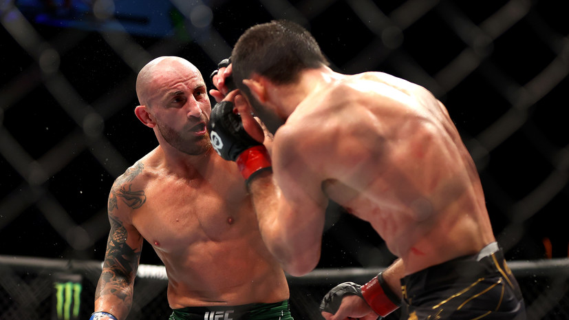 Опубликовано видео боя Махачев — Волкановски на UFC 294