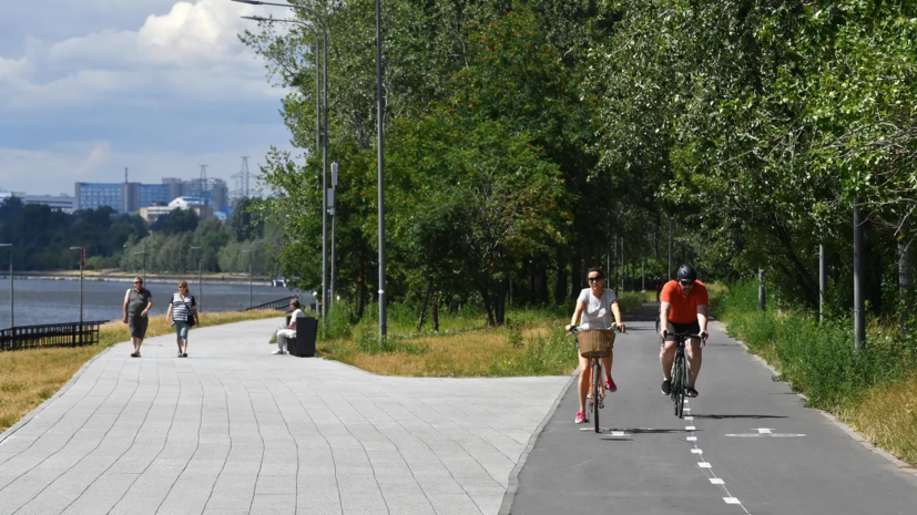 В парках Подмосковья создали новые зоны отдыха