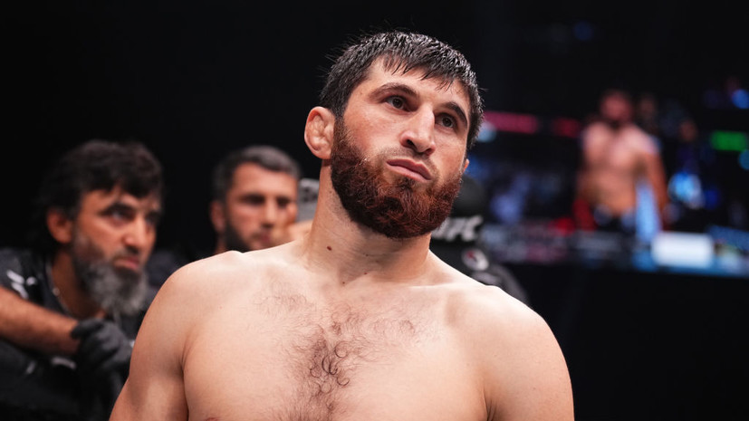 Уокер: Анкалаев намеренно нанёс запрещённый удар