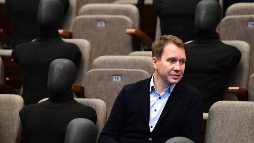 Евгений Миронов передал архив жены путешественника Арсеньева в музей истории Дальнего Востока