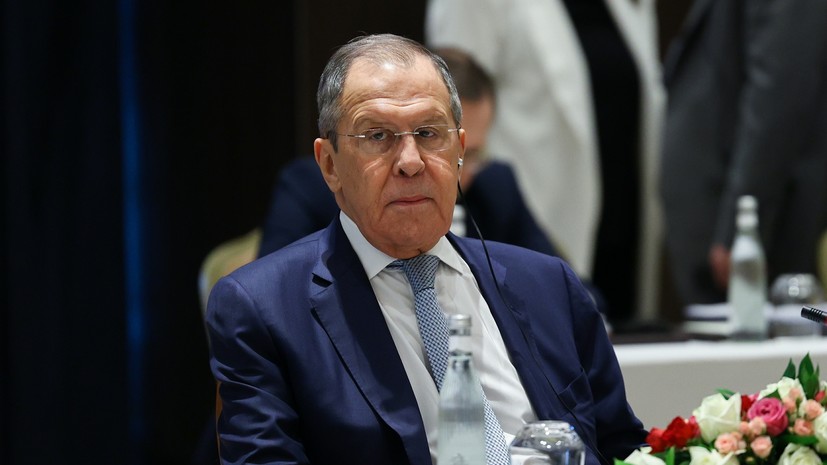 Лавров: Россия вынуждена отвечать на размещение США ядерного оружия в Европе