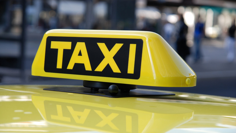 «СТРАНА.ua»: в Киеве пассажиры устроили скандал из-за русскоговорящего таксиста