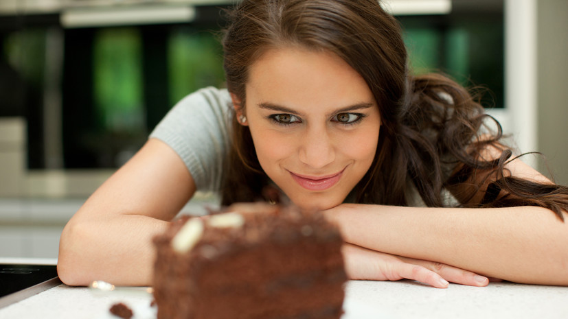 Диетолог Хрулёва назвала несбалансированное питание причиной тяги к сладкому