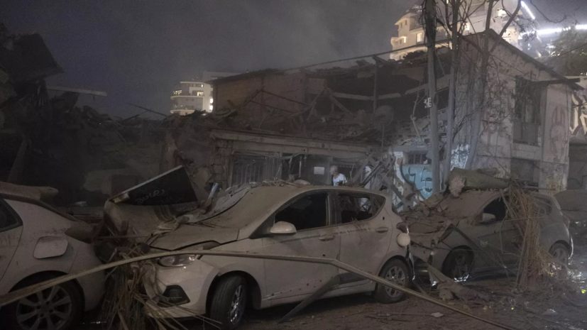 Haaretz: три человека пострадали при попадании ракеты в жилой дом в Тель-Авиве