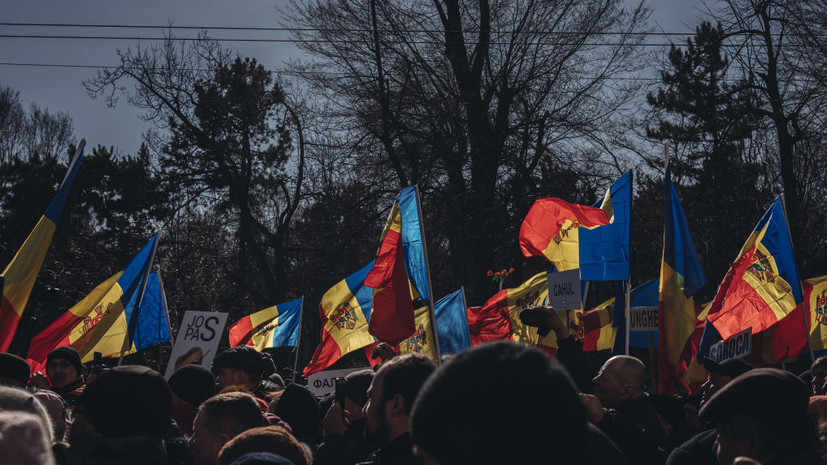 Протестующие в Молдавии провели пикет около Центризбиркома