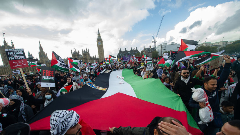 Sky News: в Лондоне тысячи людей вышли на акцию в поддержку Палестины