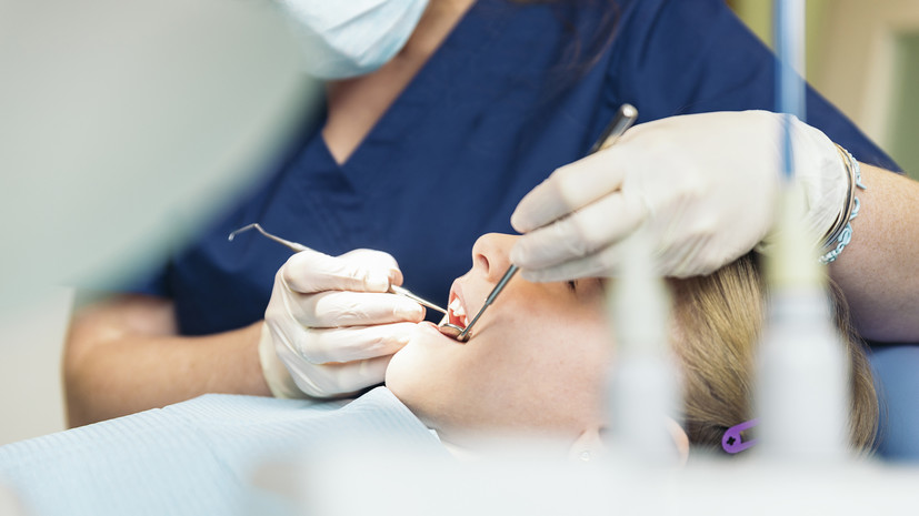 Стоматолог Мелехова рассказала о причинах трещин на зубах