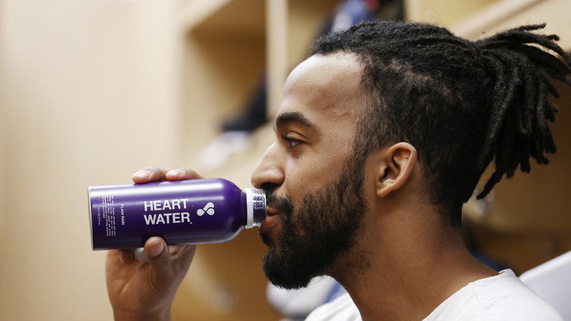 Telegraph: хоккеиста подвергли травле после смертельной травмы Джонсона