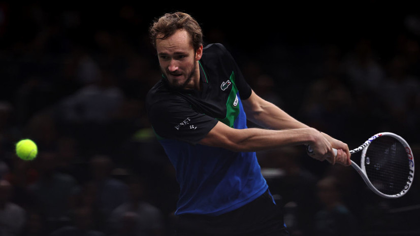 Медведев проиграл Димитрову во втором круге «Мастерса» в Париже