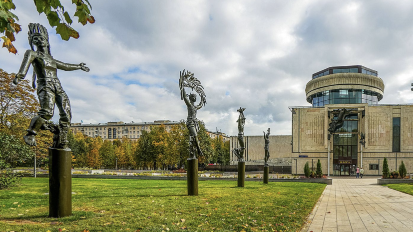 На юго-западе Москвы благоустроили парк 40-летия ВЛКСМ