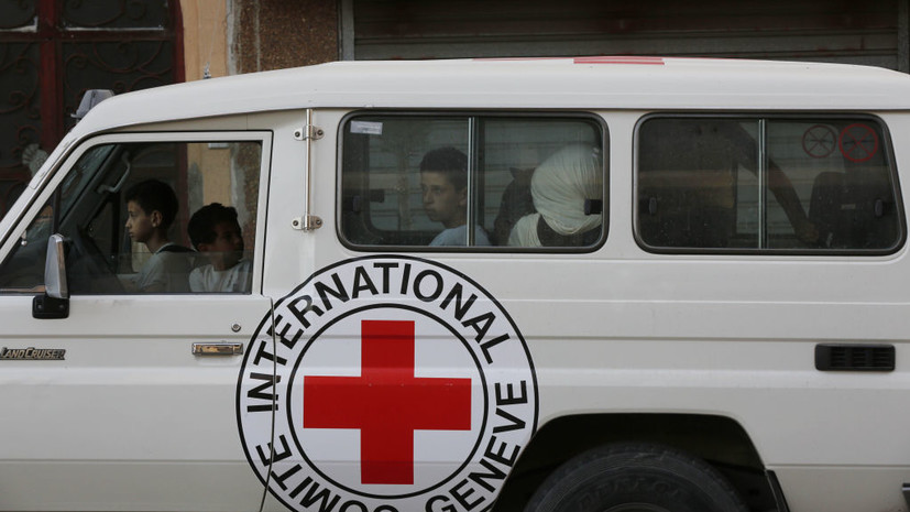 Колонна автомобилей МККК попала под обстрел в городе Газа