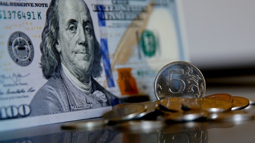 ЦБ: россияне в октябре почти втрое нарастили покупку иностранной валюты