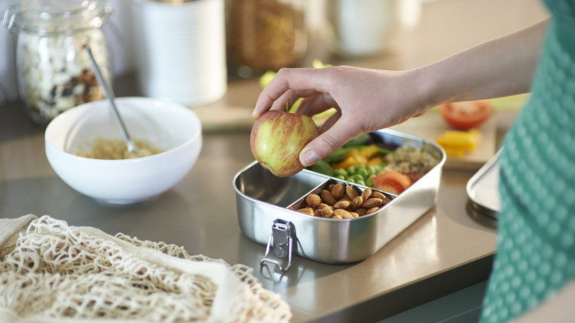 Диетолог Кондратенко посоветовала просчитывать БЖУ рациона на диете