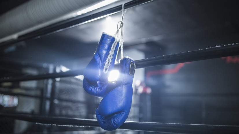 Девушка-боец отказалась биться с трансгендером на боксёрском турнире в Канаде