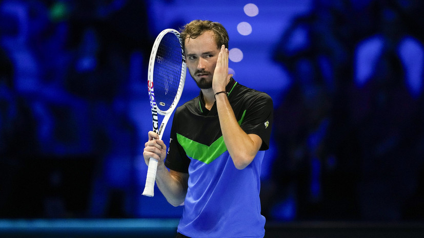 В третий раз подряд: Медведев проиграл Синнеру и не пробился в финал Итогового турнира ATP