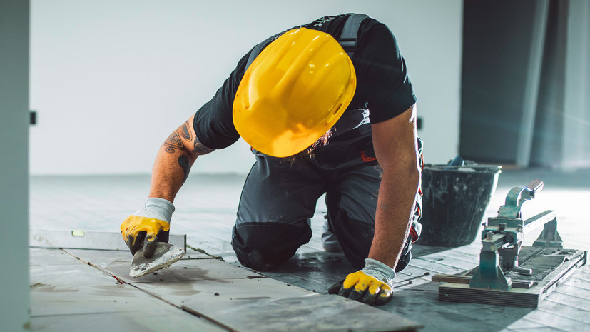 Почти 70% россиян доверяют специалистам выполнять разводку электрики