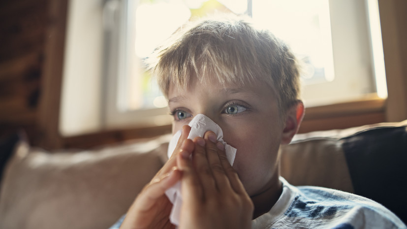 Врач Баранов: температуру выше 38 градусов у детей следует купировать