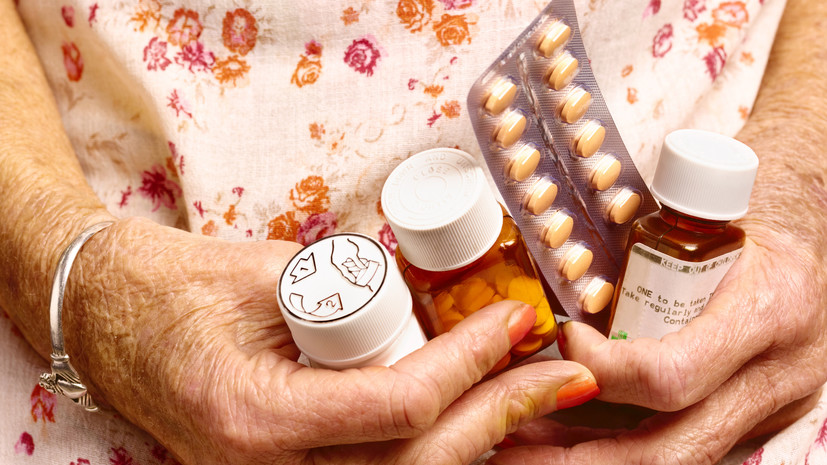 Технолог Смирнов посоветовал не запасаться лекарствами впрок