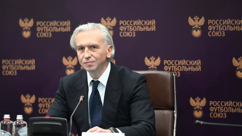 Дюков заявил, что Карпин не давал поводов усомниться в качестве своей работы в сборной