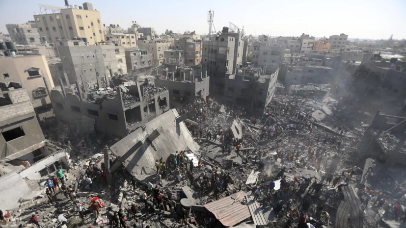 В братской могиле в Хан-Юнисе на юге сектора Газа похоронили 111 палестинцев