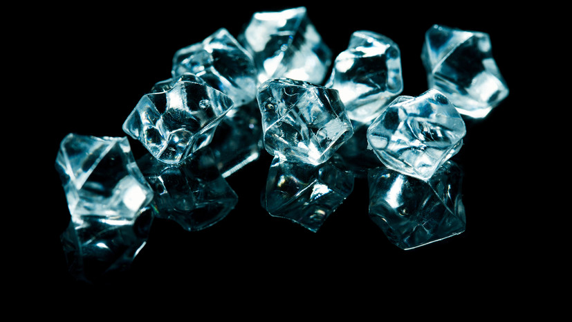 Процесс кристаллизации: российские учёные определили темпы роста алмазов в природе