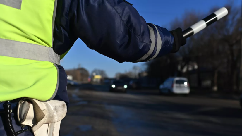 На пешеходном переходе в Первоуральске автомобиль сбил двух детей